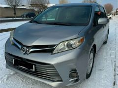 Фото авто Toyota Sienna