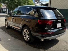 Photo of the vehicle Audi Q7