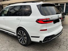 Photo of the vehicle BMW X7