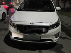 Photo of the vehicle Kia Carnival