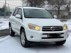 Сүрөт унаа Toyota RAV4