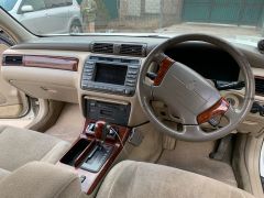 Photo of the vehicle Toyota Crown