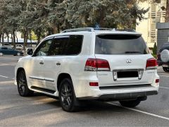 Photo of the vehicle Lexus LX