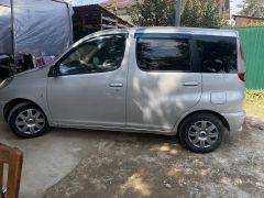 Сүрөт унаа Toyota Yaris Verso