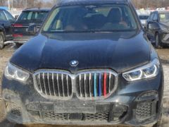 Photo of the vehicle BMW X5