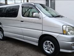 Photo of the vehicle Toyota HiAce