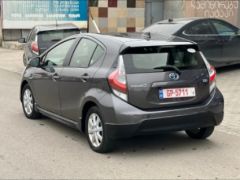 Фото авто Toyota Prius c