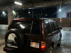 Сүрөт унаа Isuzu Trooper