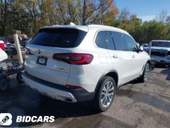 Photo of the vehicle BMW X5