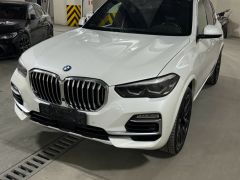 Photo of the vehicle BMW X5