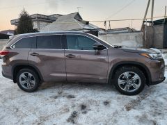 Сүрөт унаа Toyota Highlander