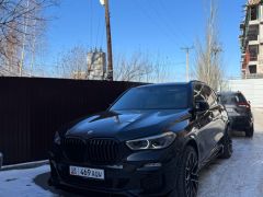 Photo of the vehicle BMW X5