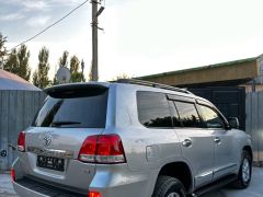 Сүрөт унаа Toyota Land Cruiser