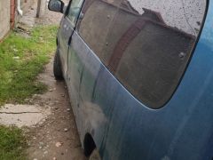 Сүрөт унаа Nissan Serena