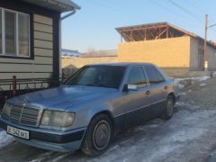 Сүрөт унаа Mercedes-Benz W124