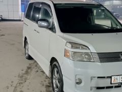 Сүрөт унаа Toyota Voxy