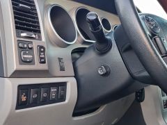 Сүрөт унаа Toyota Sequoia