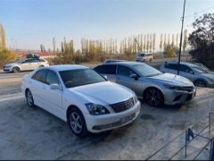 Photo of the vehicle Toyota Crown