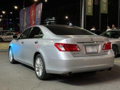 Photo of the vehicle Lexus ES