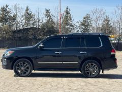 Photo of the vehicle Lexus LX