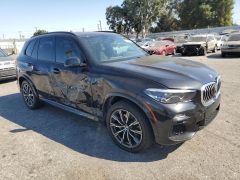 Photo of the vehicle BMW X5