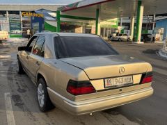 Сүрөт унаа Mercedes-Benz W124