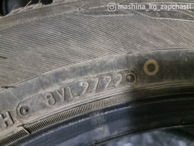 Tires - Продаю компл. зимних шин липучка Nitto 245×55×R19