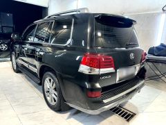 Photo of the vehicle Lexus LX