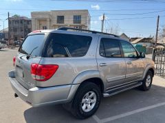 Сүрөт унаа Toyota Sequoia