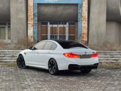 Photo of the vehicle BMW M5