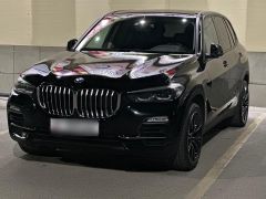 Photo of the vehicle BMW X5