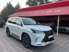 Photo of the vehicle Lexus LX