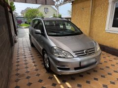 Сүрөт унаа Toyota Avensis Verso