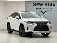 Photo of the vehicle Lexus RX