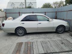 Photo of the vehicle Toyota Crown