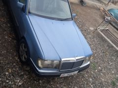 Сүрөт унаа Mercedes-Benz W124