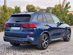 Photo of the vehicle BMW X5