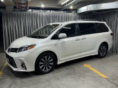 Фото авто Toyota Sienna