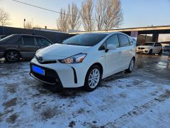 Photo of the vehicle Toyota Prius v (+)