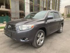 Photo of the vehicle Toyota Highlander