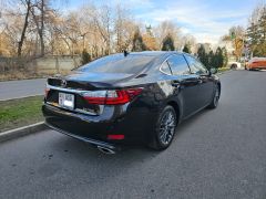 Photo of the vehicle Lexus ES