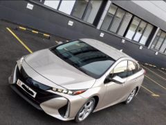 Фото авто Toyota Prius