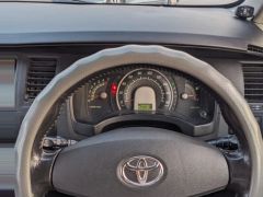 Сүрөт унаа Toyota ISis