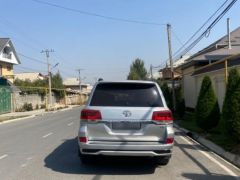 Photo of the vehicle Toyota Land Cruiser