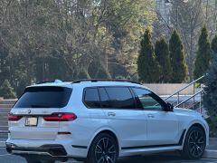 Photo of the vehicle BMW X7