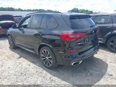 Photo of the vehicle BMW X5