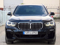 Photo of the vehicle BMW X5