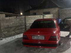 Сүрөт унаа Mercedes-Benz W124