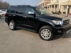 Photo of the vehicle Toyota Sequoia