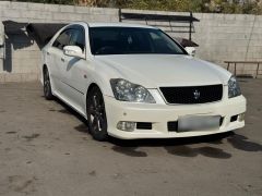 Photo of the vehicle Toyota Crown